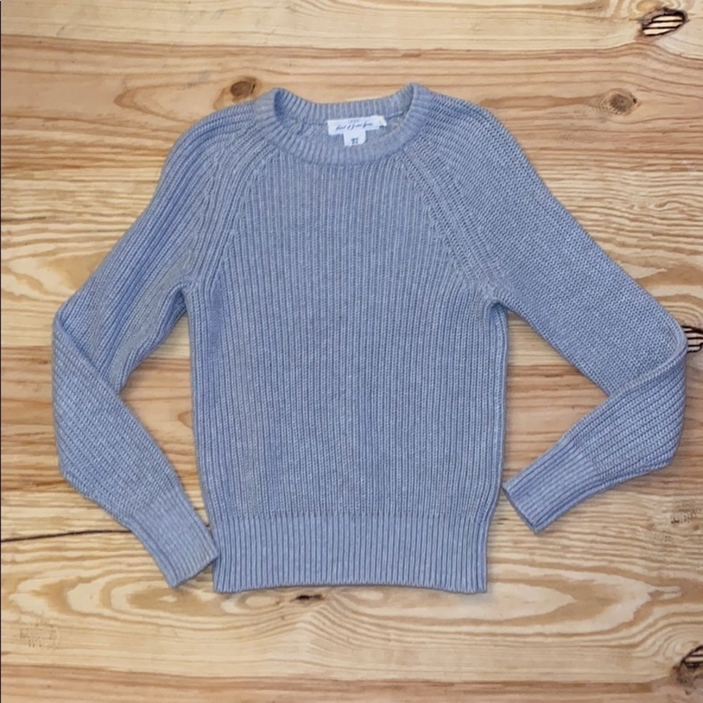 EUC barely worn super cozy grey sweater xs 🌟💫✨